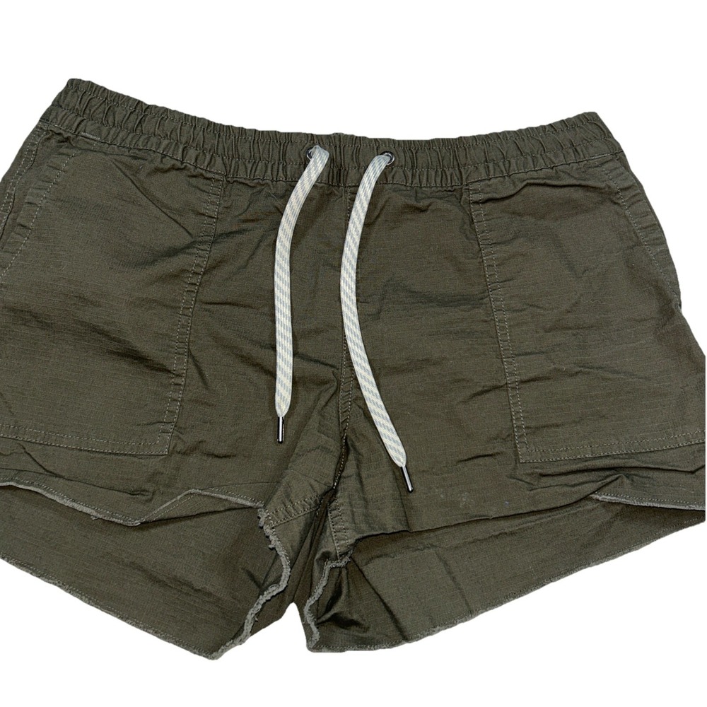 Vuori Shorts Women's Size Large L Green Ripstop‎ Shorts VW385 Dark Oregano